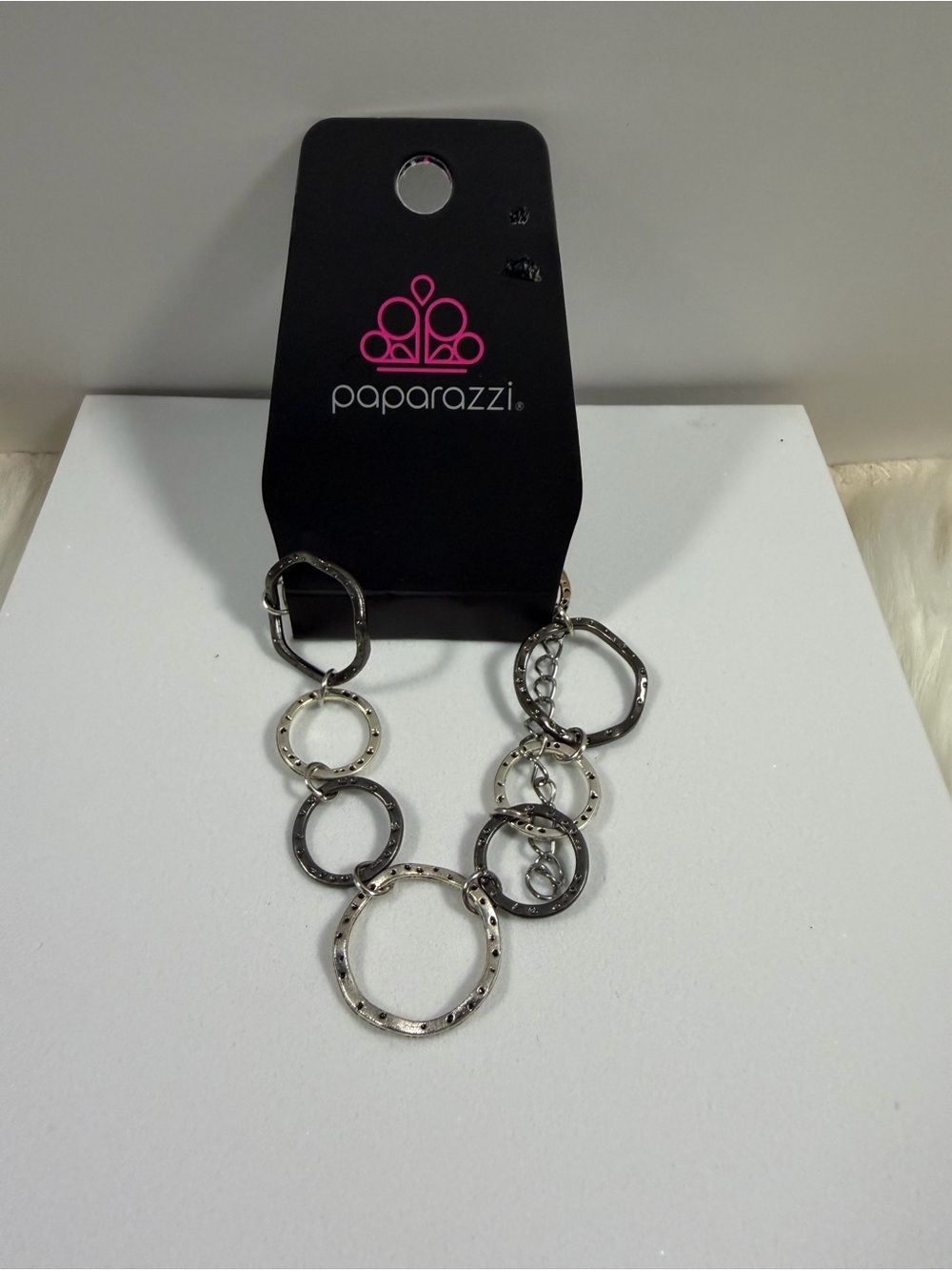 🩷5/$10🩷 Paparazzi Silver-Tone Interlocking Circle bracelet- Silver